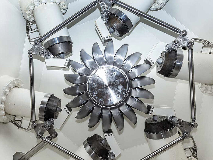 Eine Turbine im Wasserkraftwerk des Lürzerhofs