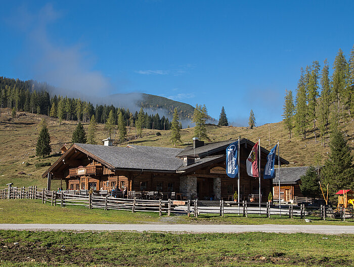 Die Außenansicht von der Gnadenalm