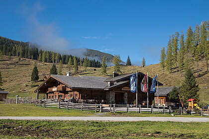 Die Außenansicht von der Gnadenalm