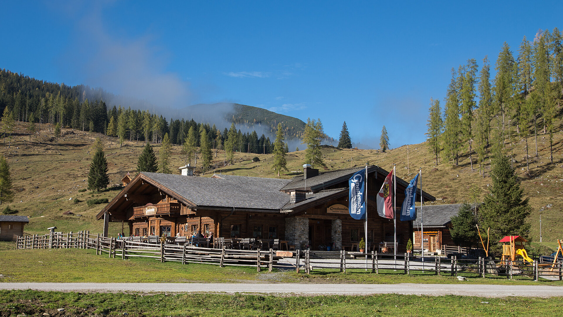 Die Außenansicht von der Gnadenalm