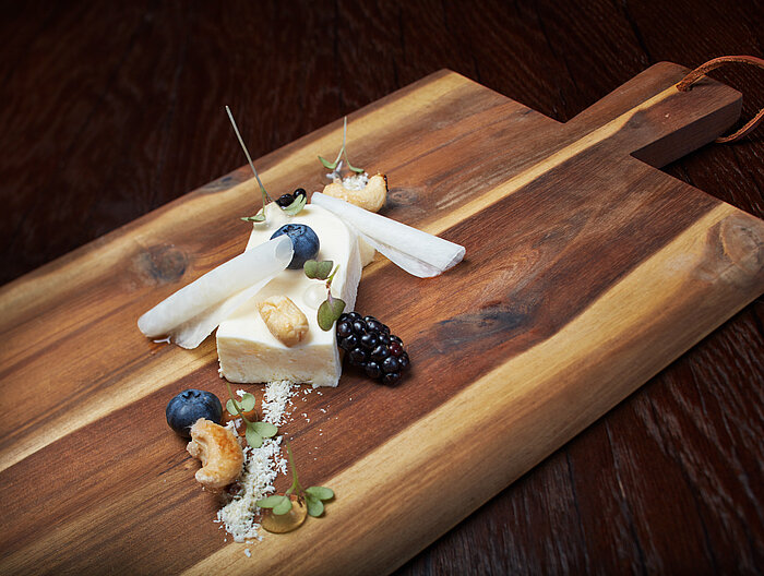 Leckere Nachspeise mit Beeren im Gourmet- Wellnesshotel Lürzerhof