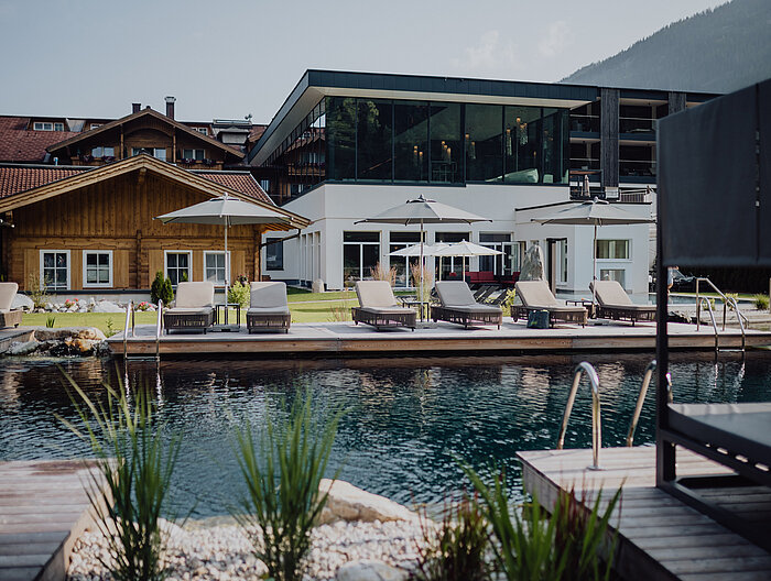 Der Bergseepool vor dem Lürzerhof