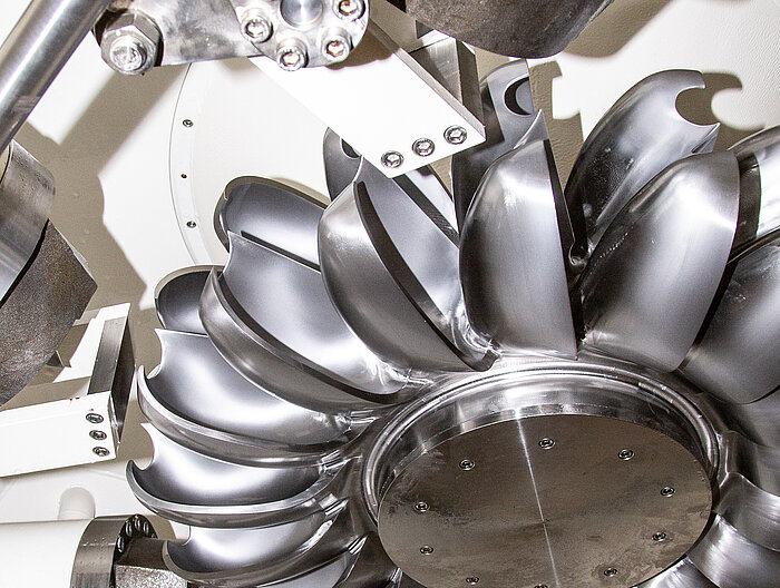 Eine Turbine im Wasserkraftwerk des Lürzerhofs