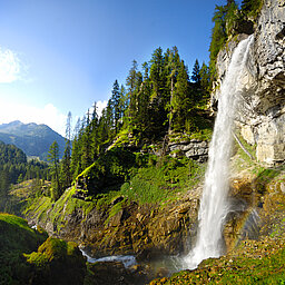 Ein Wasserfall in Obertauern im Sommer